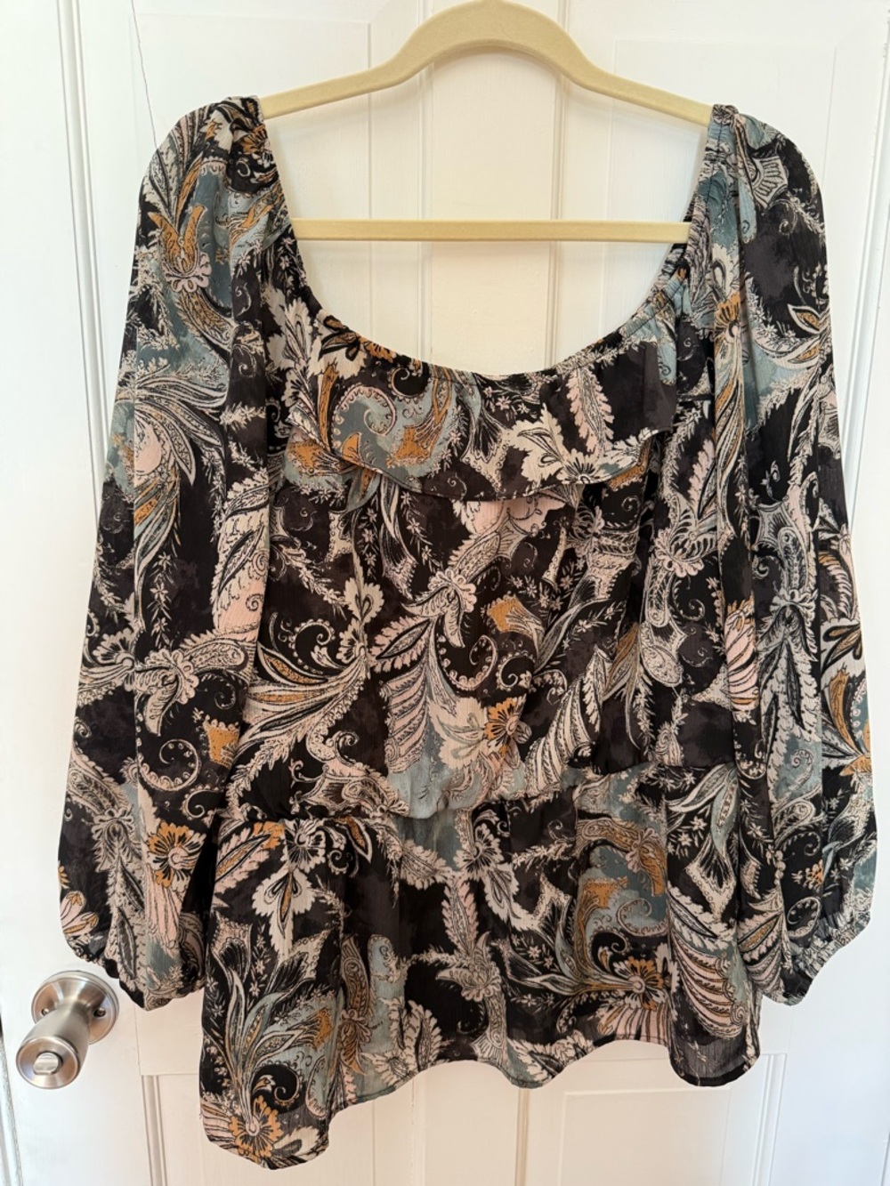 Maurices blouse – size extra large – measuring 21 x 20“